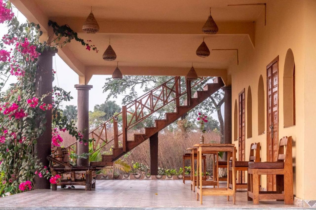 Mansa Musso Lodge Sanyang Extérieur photo